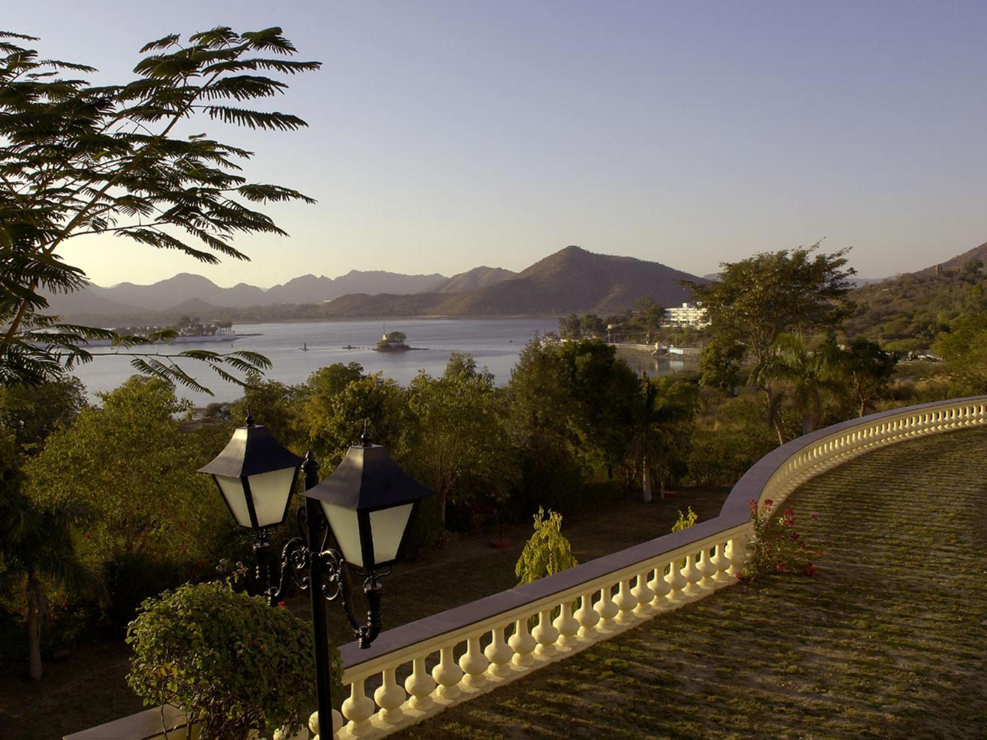 The Lalit Laxmi Vilas Palace Udaipur Exterior photo